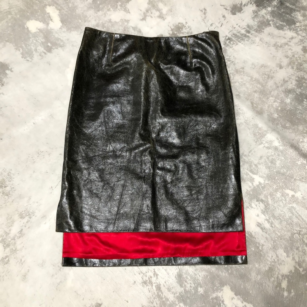 Brilliant. Skirt size S . Leather